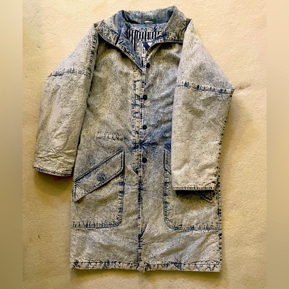vintage 1990s Gitano outerwear acid wash long denim jacket. oversized medium.